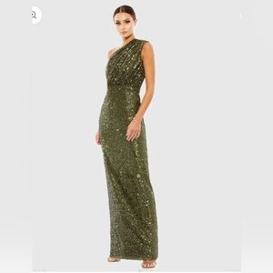 NWT - IEENA MAC DUGGAL-Sequined Ruched Shoulder Gown; Color: Olive Green; Size 6